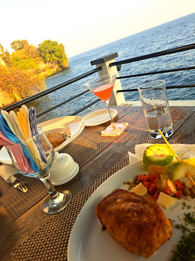 Lac Kivu Lodge Rooftop Cocktail Bar 4