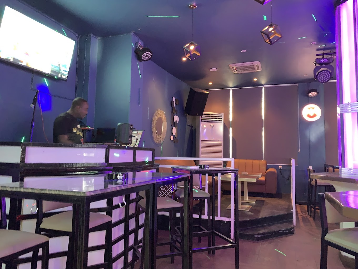 Le klub lounge bar 2