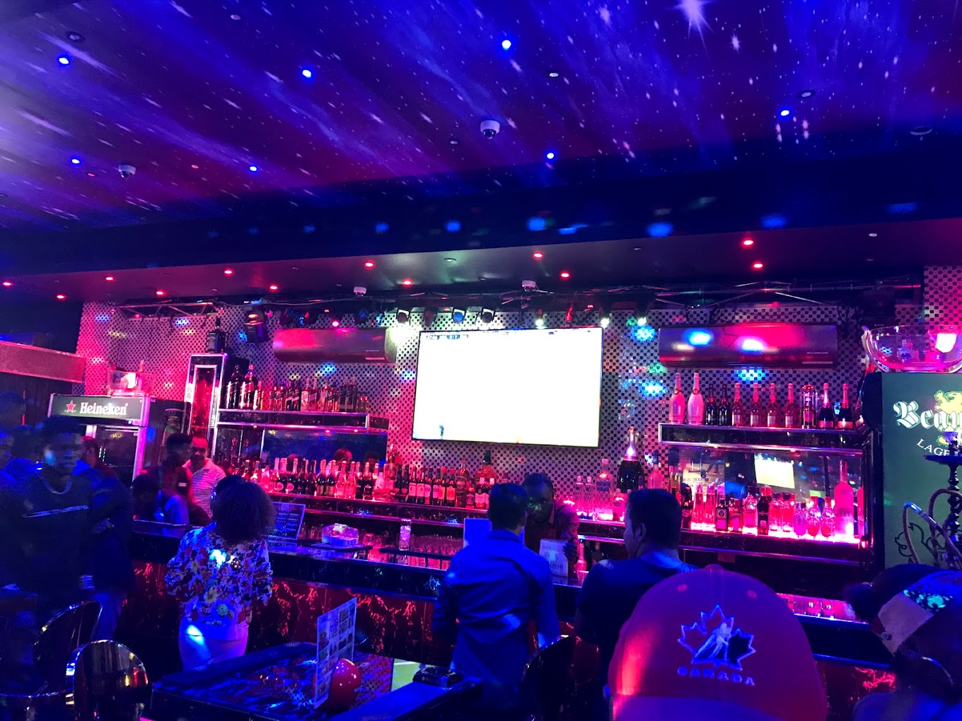 Lounge Bar CARRÉ club 1