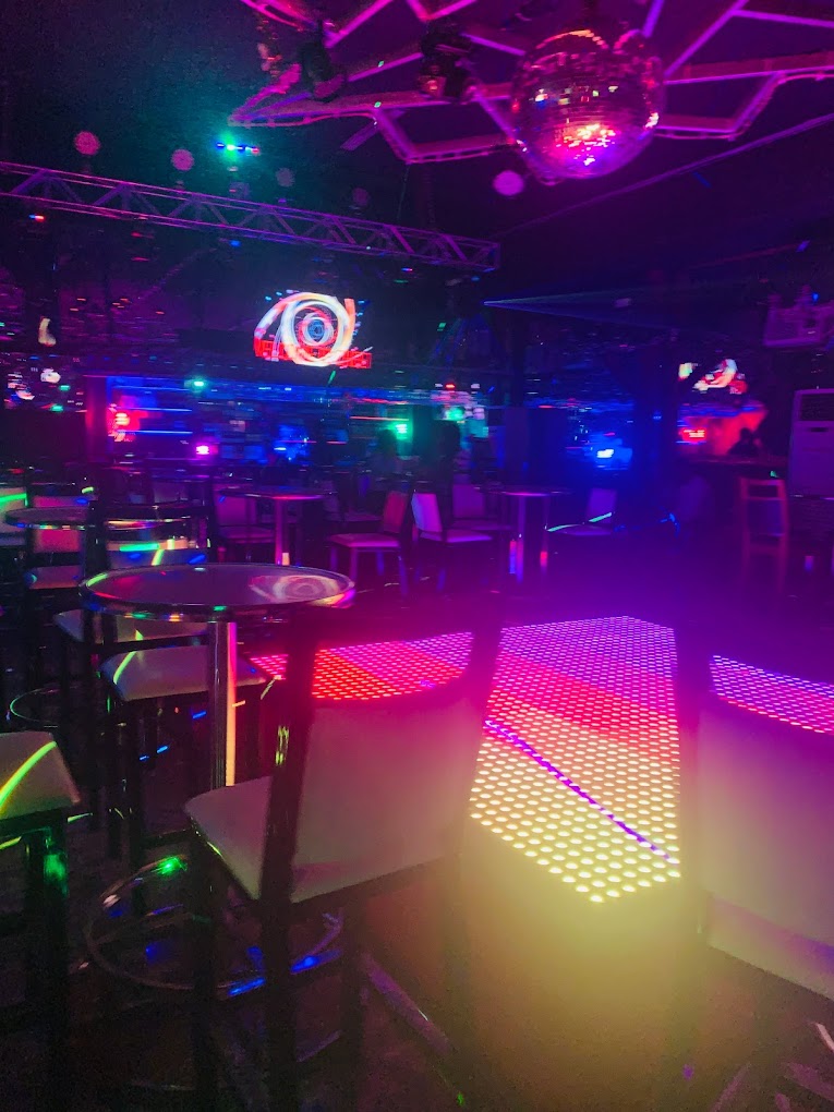 Lounge Bar CHEETAH 2 4