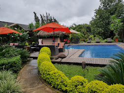 Riverside hotel 3