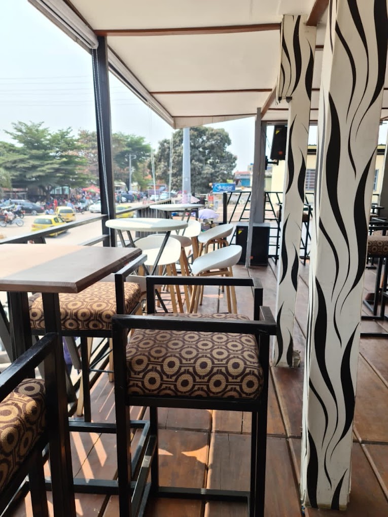 Skybar lounge & restaurant 2